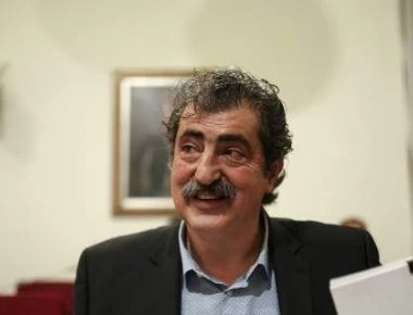 «Σαχλαμαρόμαγκας»: Η «Εφημερίδα των Συντακτών» κάνει φέτες τον Π.Πολάκη